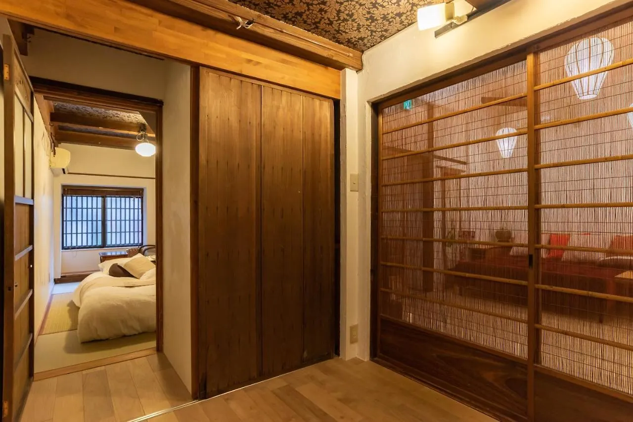 Back Alley Residence Hibi Ōsaka