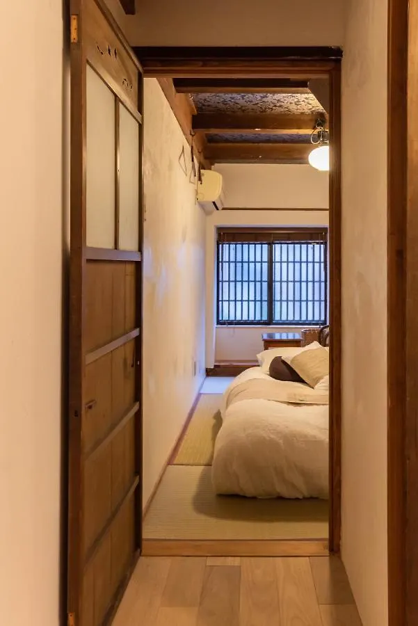 Back Alley Residence Hibi Ōsaka 0*,